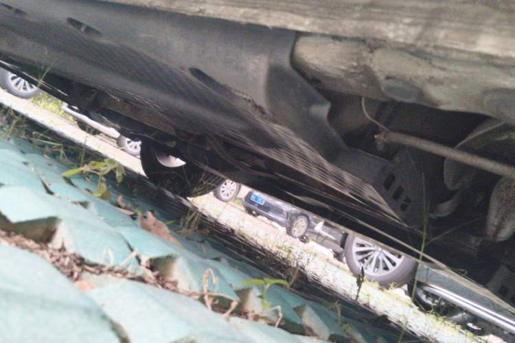 Used Volkswagen Polo 2011 1.6L Manual ZhiShang Edition Chassis Rear Left