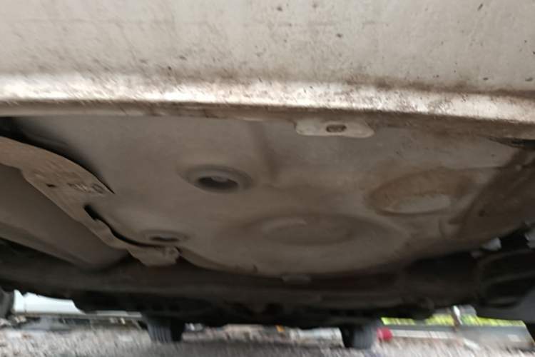Used Volkswagen Polo 2011 1.6L Automatic ZhiShang Version Chassis Rear
