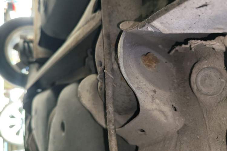 Used Volkswagen Polo 2011 1.6L Automatic ZhiShang Version Chassis Rear