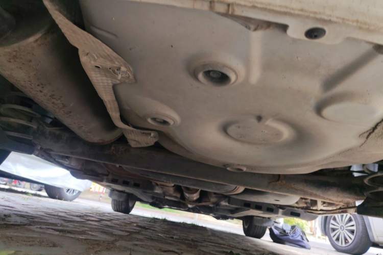 Used Volkswagen Polo 2011 1.6L Automatic ZhiShang Version Chassis Rear