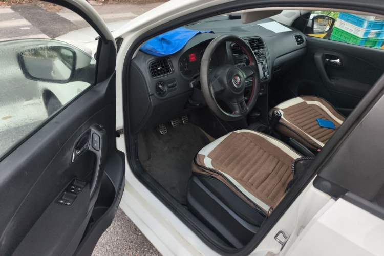 Used Volkswagen Polo 2011 1.4L Manual ZhiLe Edition Driver Seat