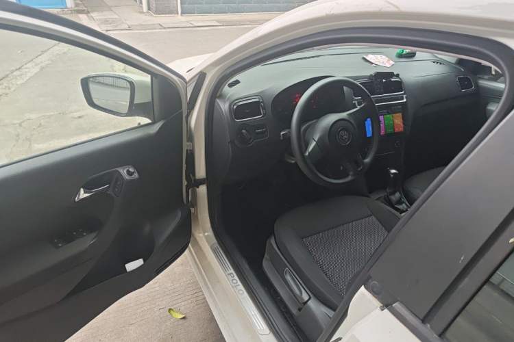 Used Volkswagen Polo 2011 1.6L Automatic ZhiShang Version Driver Seat