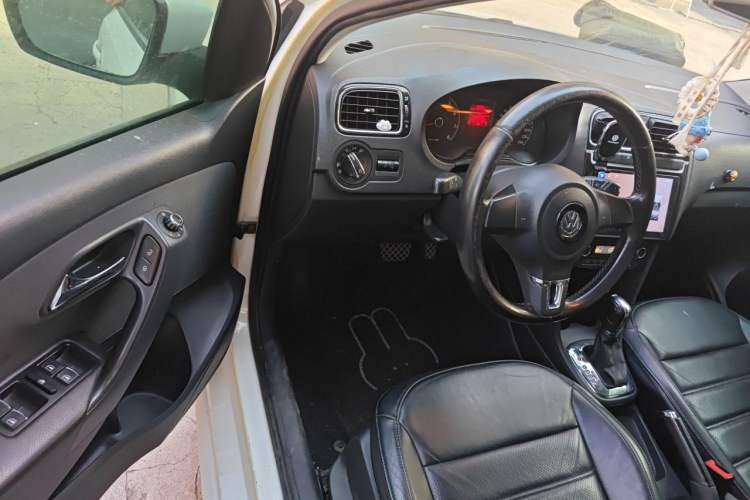 Used Volkswagen Polo 2011 1.4L Automatic ZhiCool Edition Driver Seat
