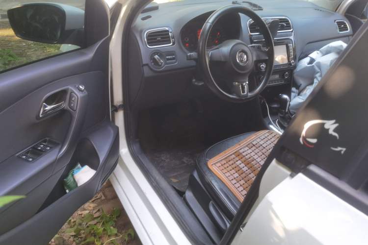 Used Volkswagen Polo 2011 1.6L Automatic ZhiKu Edition Driver Seat
