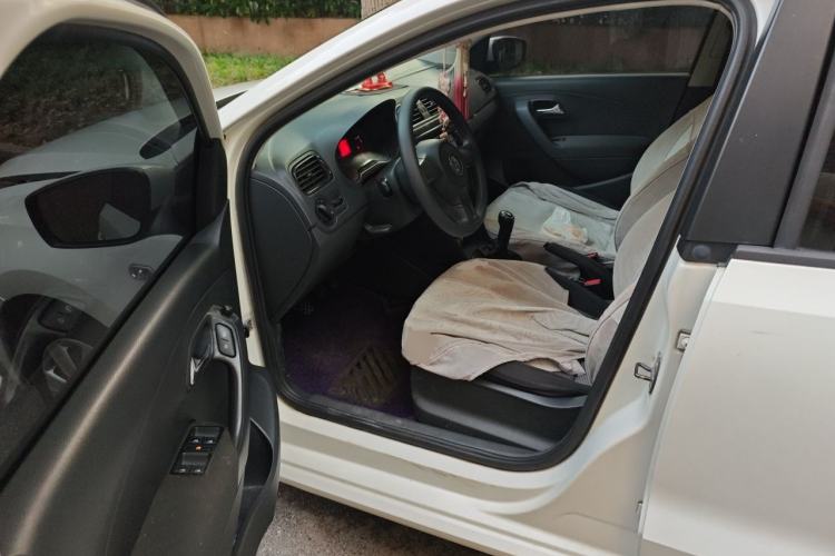 Used Volkswagen Polo 2011 1.4L Manual ZhiLe Edition Driver Seat