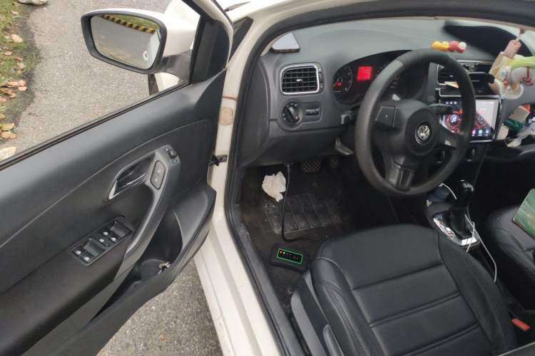 Used Volkswagen Polo 2011 1.6L Automatic ZhiShang Version Driver Seat