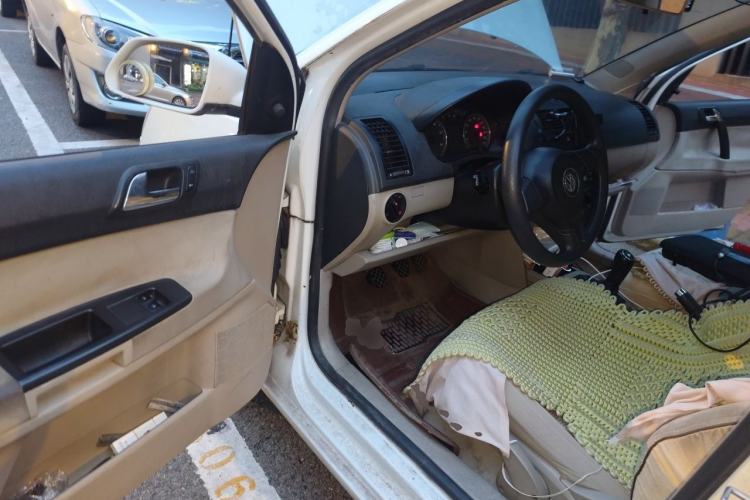 Used Volkswagen Polo 2011 Jingqu 1.4L Manual Sile Edition Driver Seat