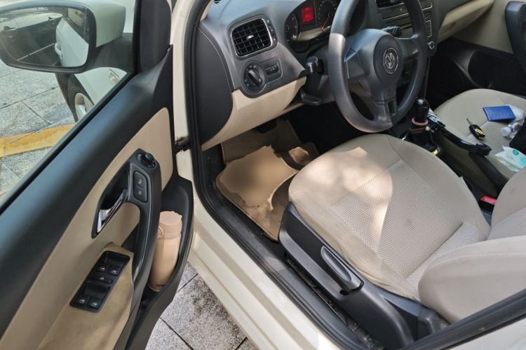 Used Volkswagen Polo 2011 1.4L Automatic ZhiShang Version Driver Seat