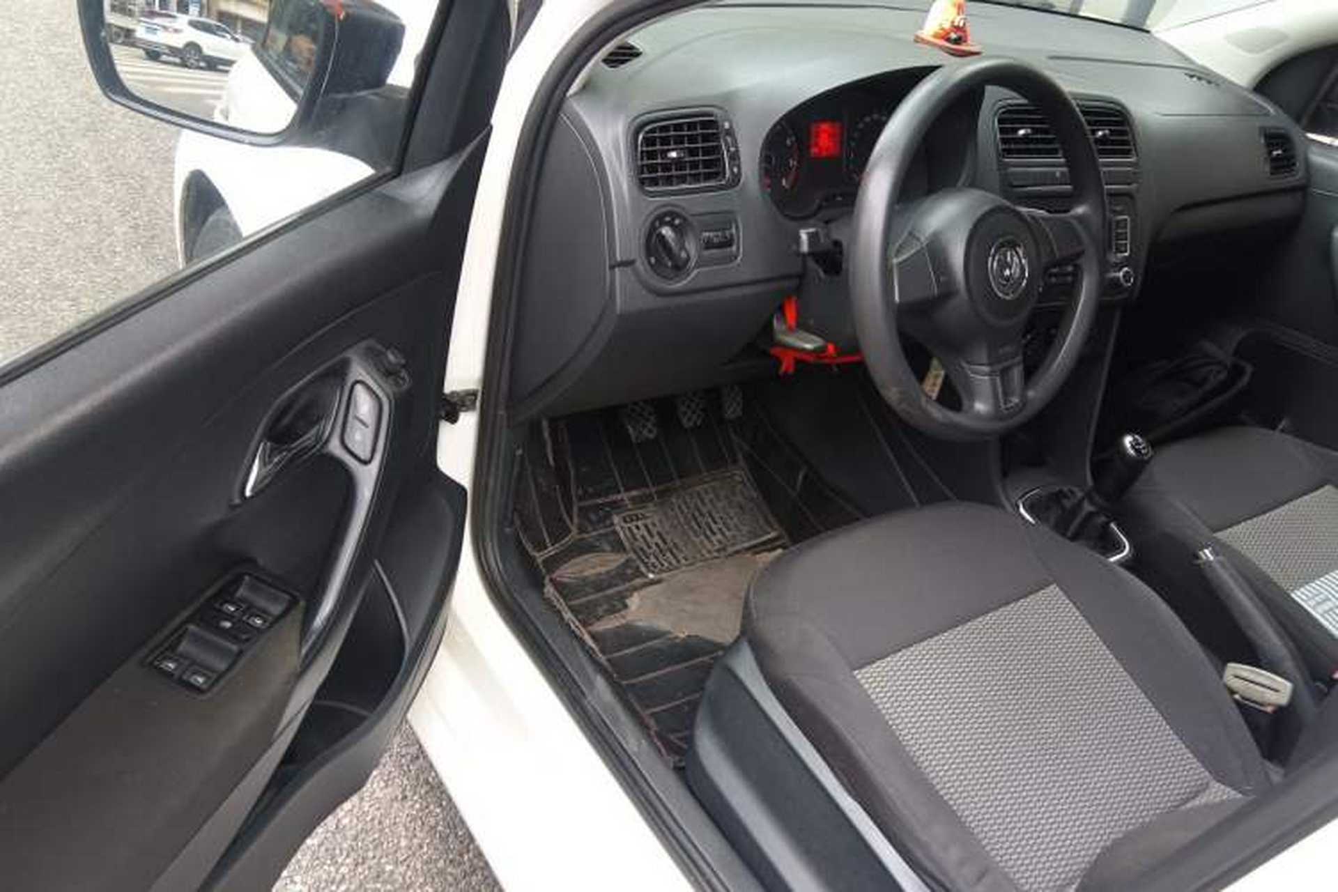 Used Volkswagen Polo 2011 1.4L Manual ZhiLe Edition Driver Seat