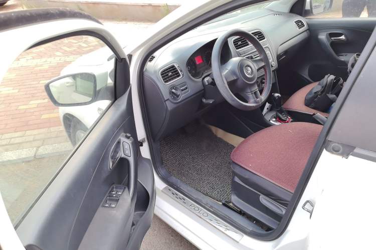 Used Volkswagen Polo 2011 1.4L Automatic ZhiShang Version Driver Seat