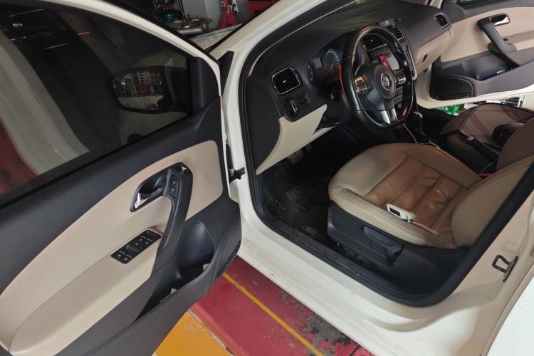 Used Volkswagen Polo 2011 1.4L Automatic ZhiCool Edition Driver Seat