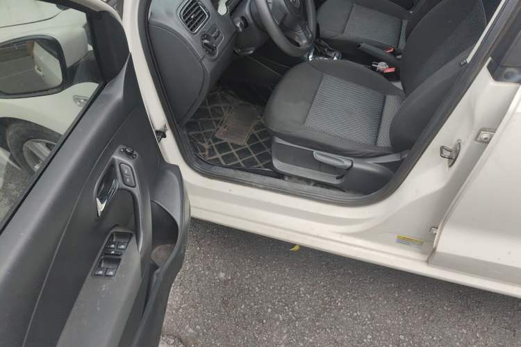 Used Volkswagen Polo 2011 1.4L Automatic ZhiCool Edition Driver Seat