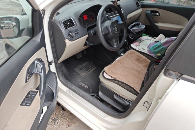 Used Volkswagen Polo 2011 1.6L Automatic ZhiShang Version Driver Seat