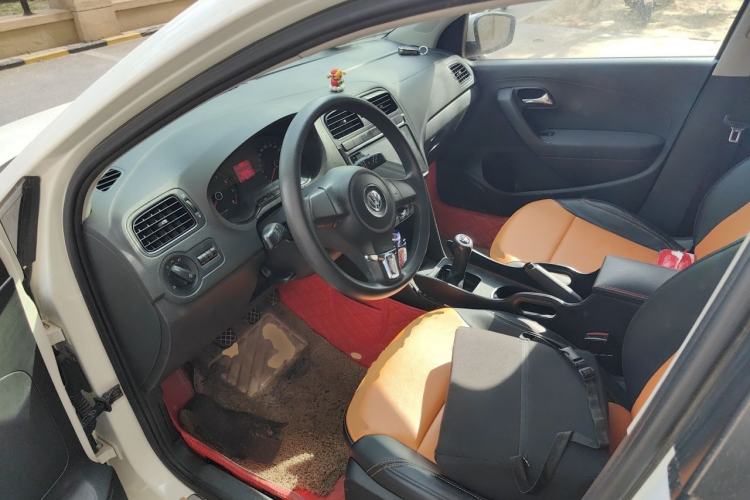 Used Volkswagen Polo 2011 1.4L Manual ZhiLe Edition Driver Seat