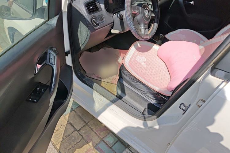 Used Volkswagen Polo 2011 1.4L Manual ZhiLe Edition Driver Seat
