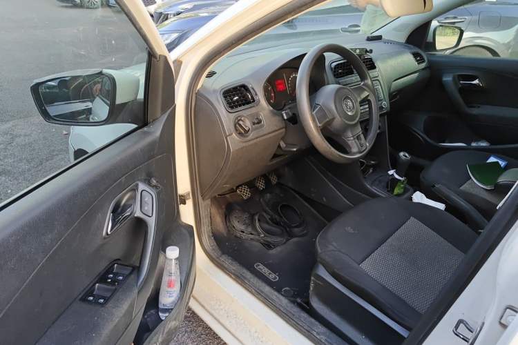 Used Volkswagen Polo 2011 1.4L Manual ZhiLe Edition Driver Seat