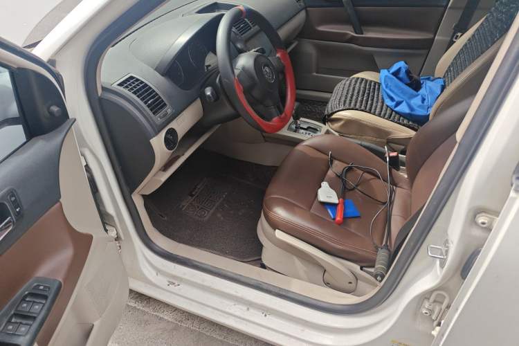 Used Volkswagen Polo 2011 Jingqu 1.4L Automatic Shishang Edition Driver Seat