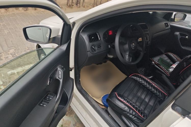 Used Volkswagen Polo 2011 1.6L Manual ZhiShang Edition Driver Seat