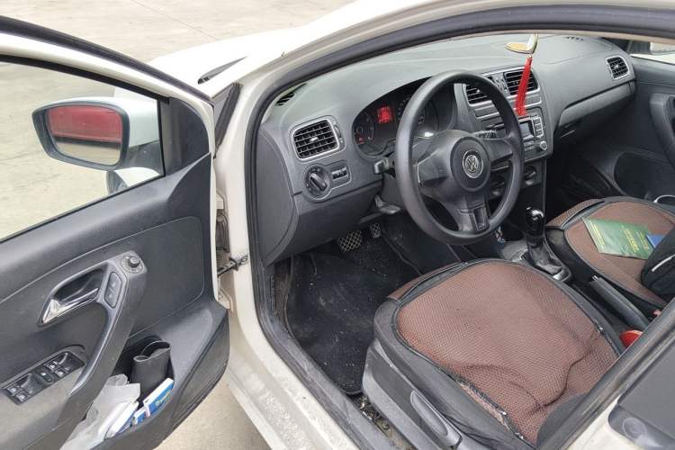 Used Volkswagen Polo 2011 1.6L Automatic ZhiShang Version Driver Seat