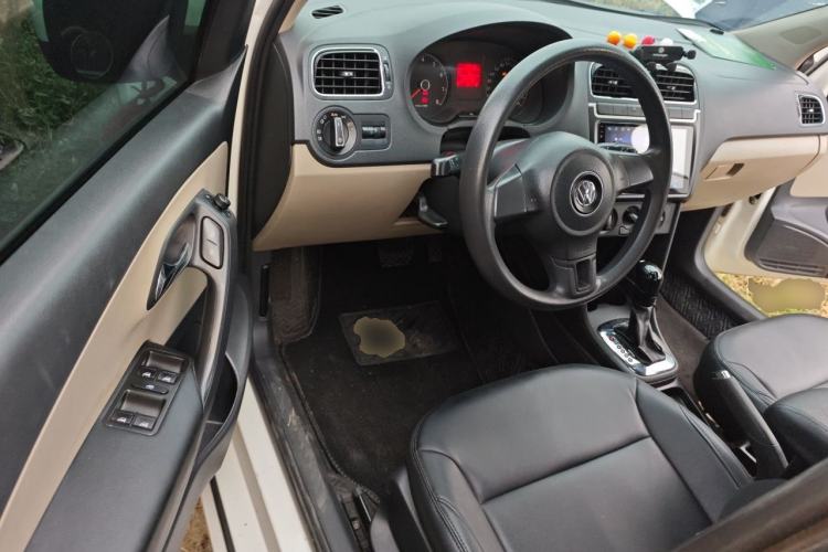 Used Volkswagen Polo 2011 1.4L Automatic ZhiShang Version Driver Seat