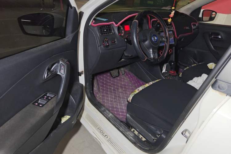 Used Volkswagen Polo 2011 1.6L Automatic ZhiShang Version Driver Seat