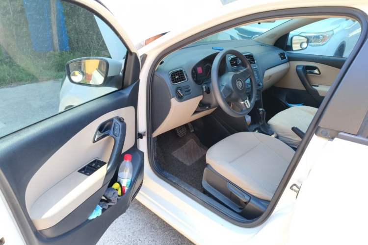 Used Volkswagen Polo 2011 1.4L Automatic ZhiShang Version Driver Seat