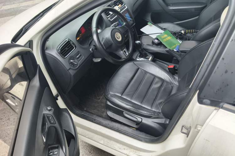 Used Volkswagen Polo 2011 1.6L Automatic ZhiKu Edition Driver Seat
