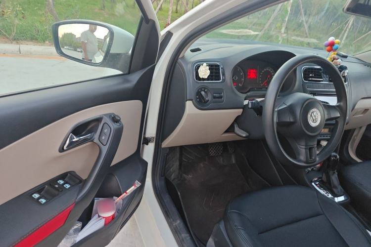Used Volkswagen Polo 2011 1.6L Automatic ZhiKu Edition Driver Seat