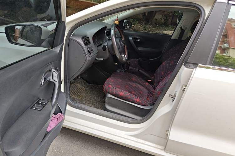 Used Volkswagen Polo 2011 1.4L Manual ZhiLe Edition Driver Seat