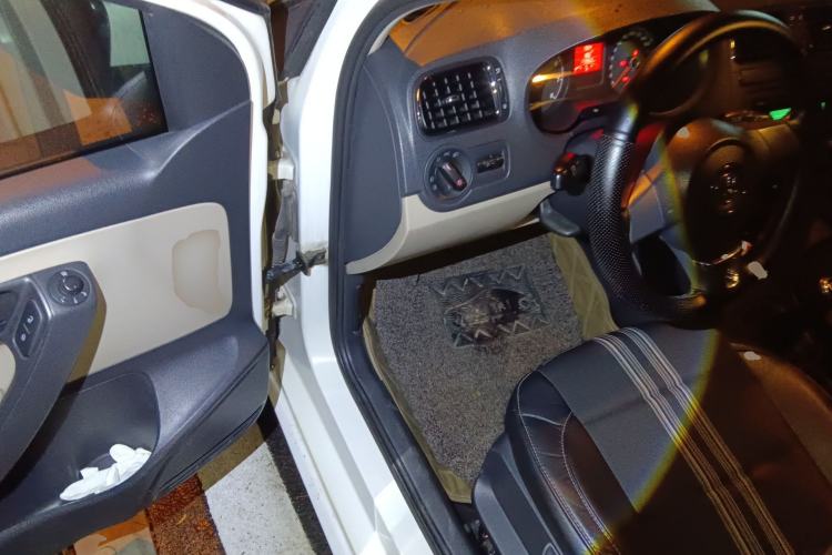Used Volkswagen Polo 2011 1.6L Manual ZhiShang Edition Driver Seat