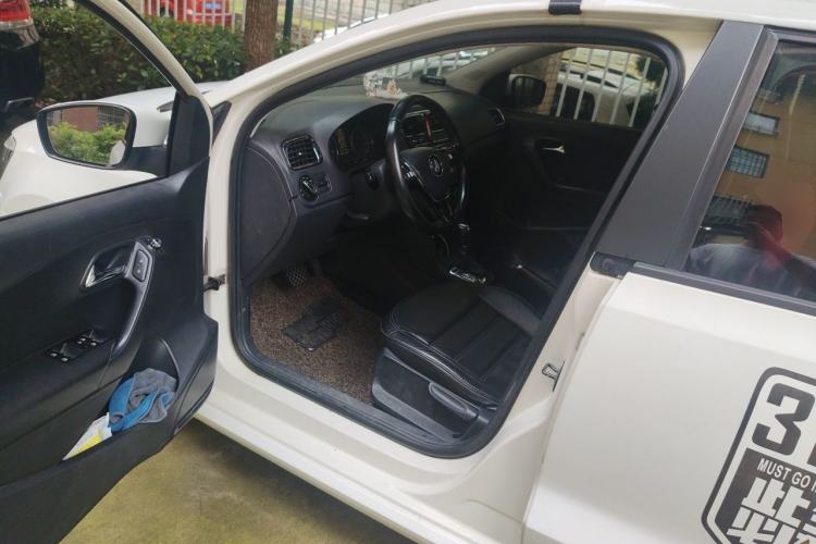 Used Volkswagen Polo 2011 1.6L Automatic ZhiKu Edition Driver Seat