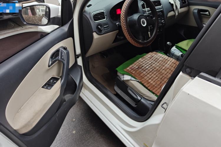 Used Volkswagen Polo 2011 1.4L Manual ZhiShang Edition Driver Seat