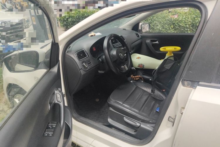 Used Volkswagen Polo 2011 1.6L Automatic ZhiKu Edition Driver Seat