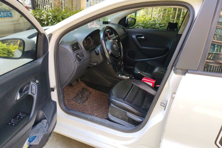 Used Volkswagen Polo 2011 1.6L Automatic ZhiKu Edition Driver Seat