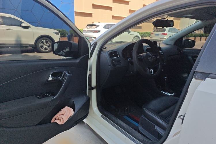 Used Volkswagen Polo 2011 1.6L Automatic ZhiShang Version Driver Seat