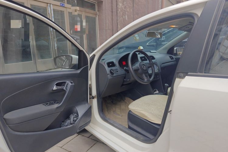 Used Volkswagen Polo 2011 1.4L Manual ZhiLe Edition Driver Seat