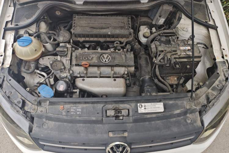 Used Volkswagen Polo 2011 1.6L Automatic ZhiKu Edition Engine Bay