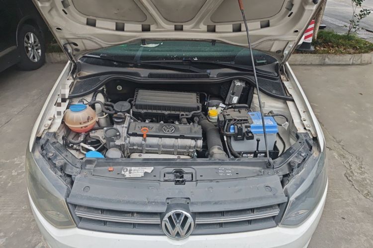 Used Volkswagen Polo 2011 1.6L Automatic ZhiShang Version Engine Bay