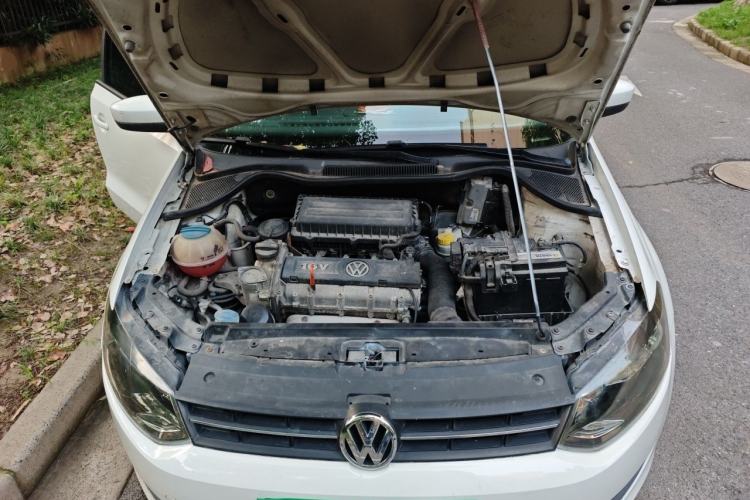 Used Volkswagen Polo 2011 1.4L Manual ZhiLe Edition Engine Bay