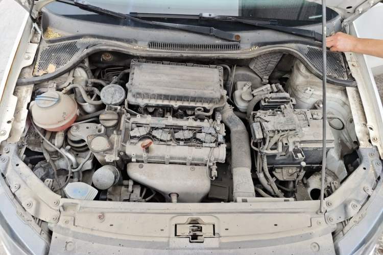 Used Volkswagen Polo 2011 1.6L Automatic ZhiShang Version Engine Bay