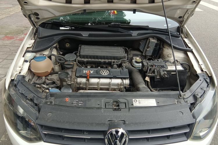 Used Volkswagen Polo 2011 1.4L Manual ZhiLe Edition Engine Bay