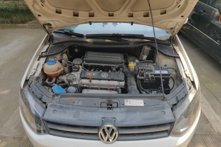 Used Volkswagen Polo 2011 1.4L Automatic ZhiShang Version Engine Bay