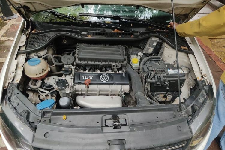 Used Volkswagen Polo 2011 1.6L Automatic ZhiShang Version Engine Bay