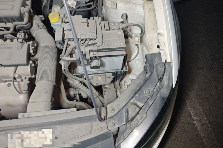 Used Volkswagen Polo 2011 1.4L Manual ZhiLe Edition Engine Bay Left