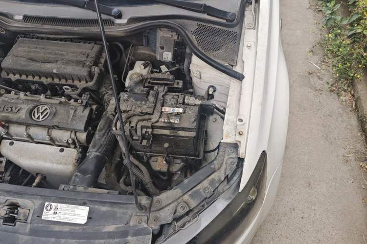 Used Volkswagen Polo 2011 1.6L Automatic ZhiKu Edition Engine Bay Left