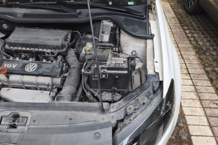 Used Volkswagen Polo 2011 1.6L Automatic ZhiShang Version Engine Bay Left