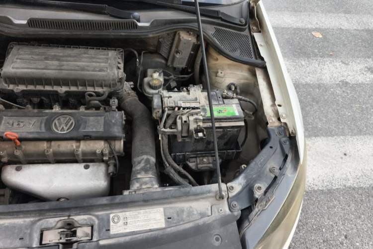 Used Volkswagen Polo 2011 1.4L Manual ZhiLe Edition Engine Bay Left