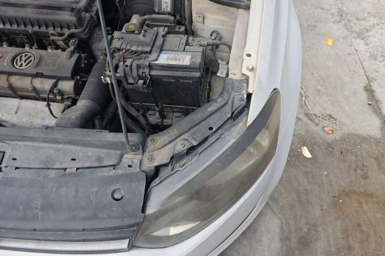 Used Volkswagen Polo 2011 1.6L Automatic ZhiShang Version Engine Bay Left