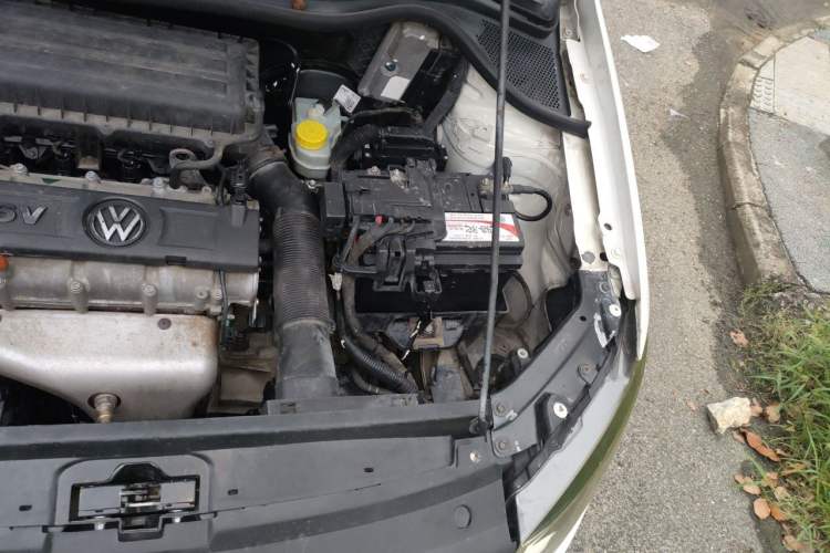 Used Volkswagen Polo 2011 1.6L Automatic ZhiShang Version Engine Bay Left