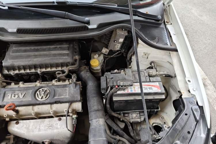 Used Volkswagen Polo 2011 1.6L Manual ZhiShang Edition Engine Bay Left